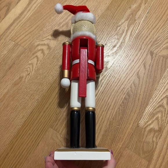 Labrador Retriever Dog Nutcracker NEW 2024 Christmas Decor Red - Picture 5 of 5